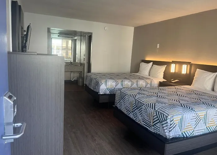 6 Phoenix Hotel