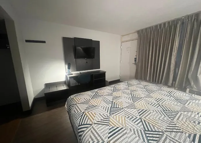 6 Phoenix Hotel Glendale