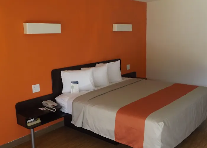 6 Phoenix Hotel Glendale