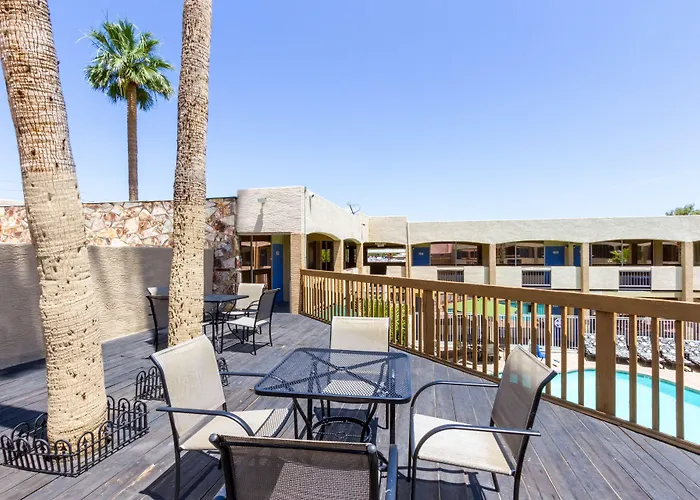Hotel 6 Phoenix Glendale