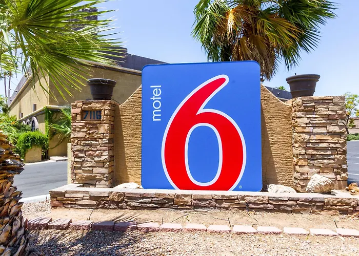 6 Phoenix Hotel 3*