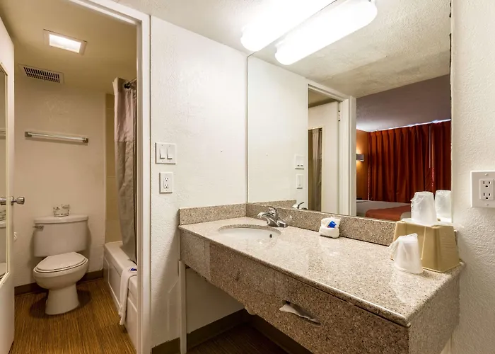 Hotel 6 Phoenix 3*