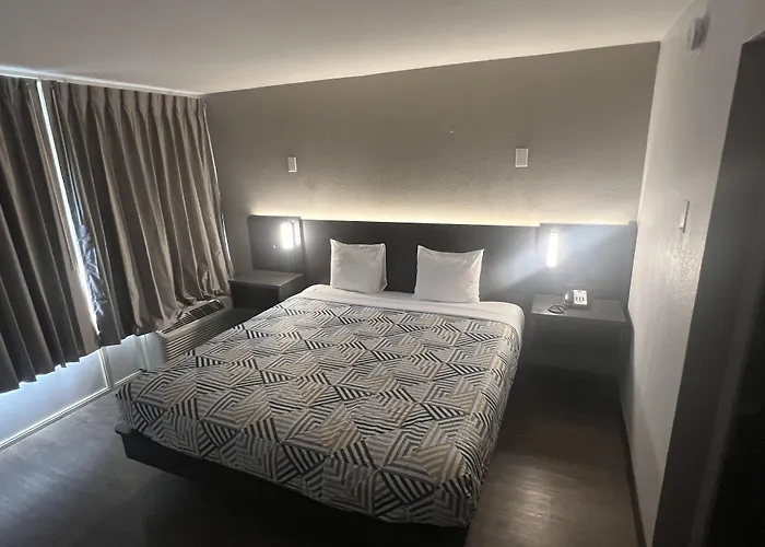 6 Phoenix Glendale