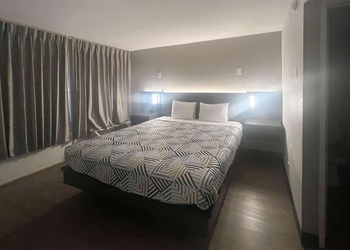 6 Phoenix Glendale