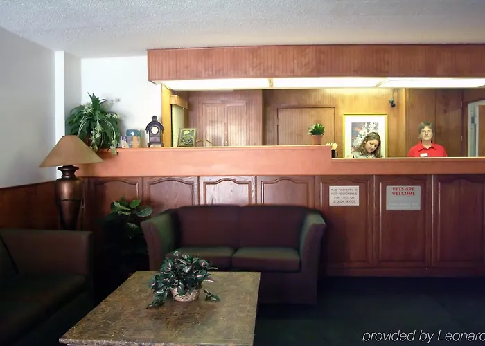 6 Phoenix Hotel 3*