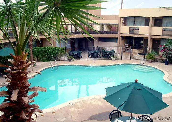 Hotel 6 Phoenix 3*