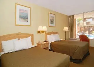 Hotel 6 Phoenix 3*